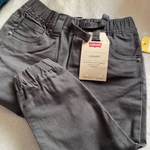 Boys 2T Jogger. Levi’s.